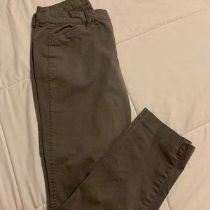 Gray Old Navy Pixie Pants Size 6